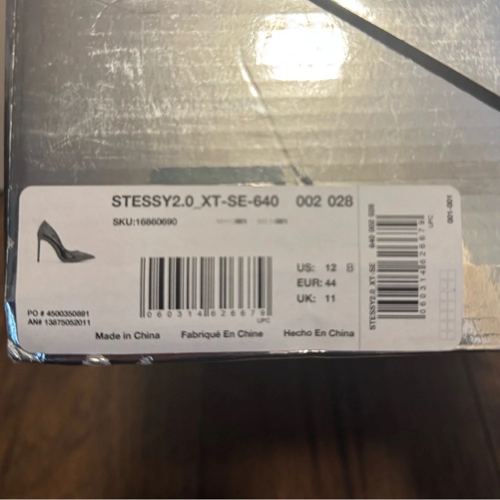 Also Red Heels - Picture 5 of 5